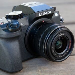Like new Lumix G7 camera